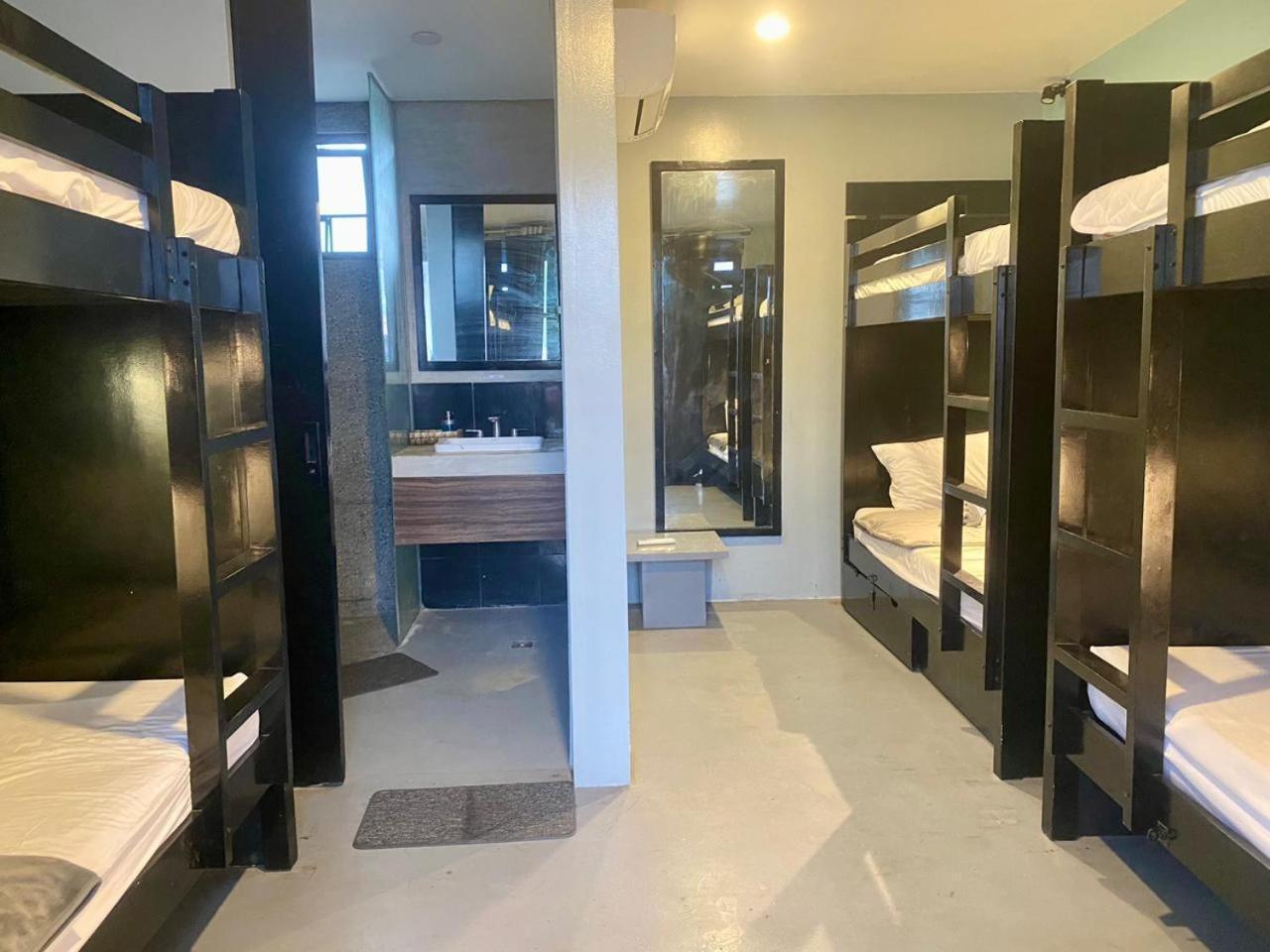 Siargao Bed And Brewery Hotel Хенерал Луна Екстериор снимка