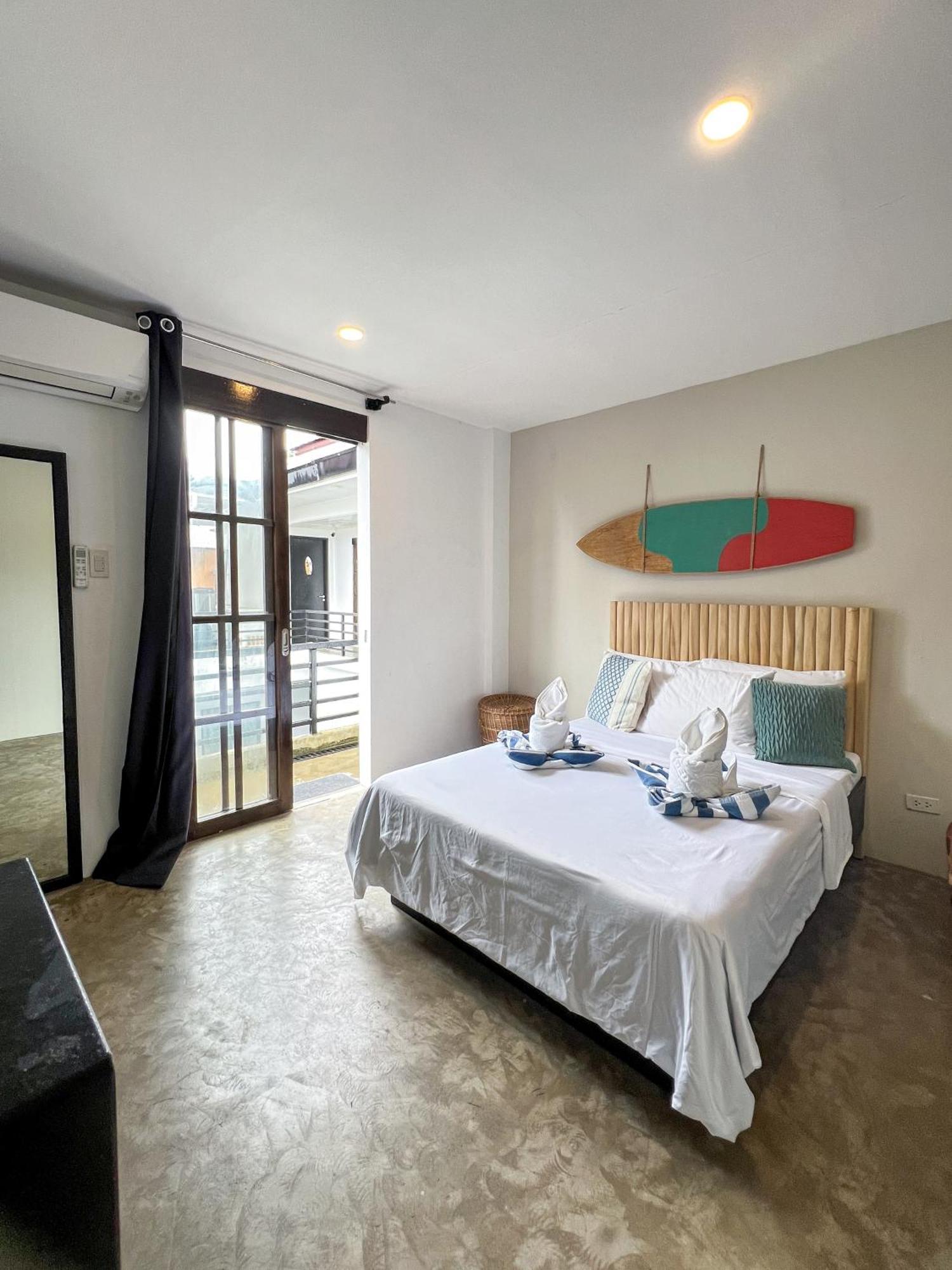 Siargao Bed And Brewery Hotel Хенерал Луна Екстериор снимка