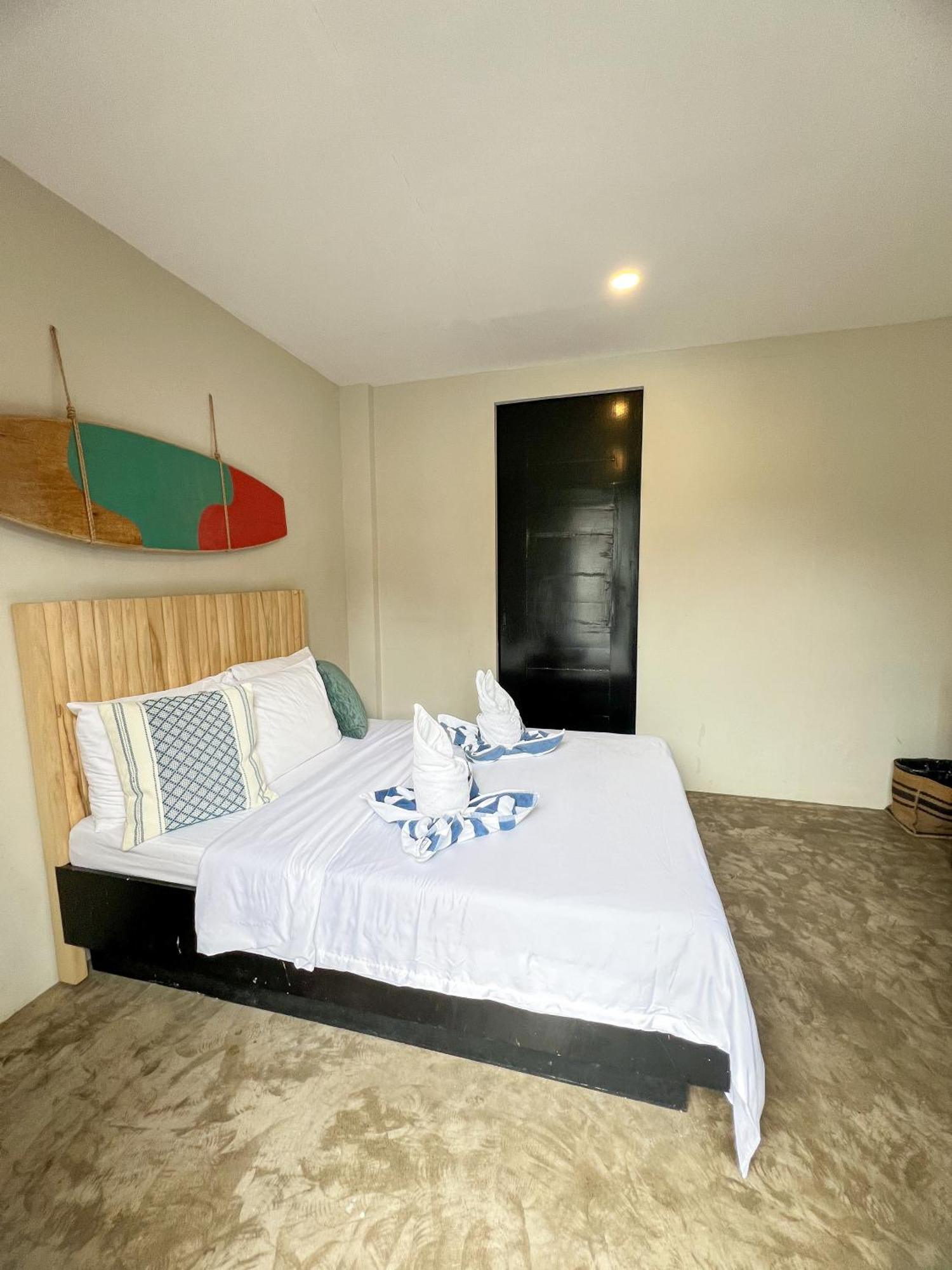 Siargao Bed And Brewery Hotel Хенерал Луна Екстериор снимка