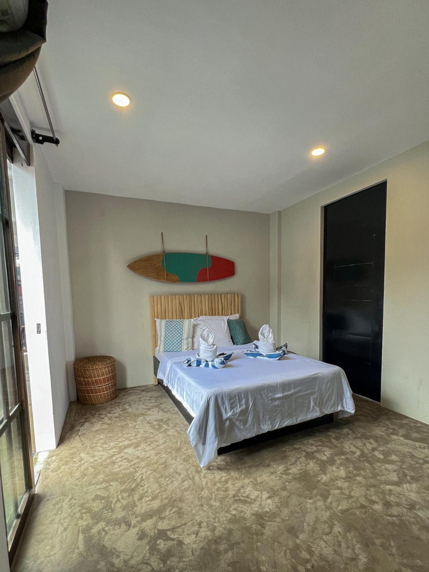 Siargao Bed And Brewery Hotel Хенерал Луна Екстериор снимка