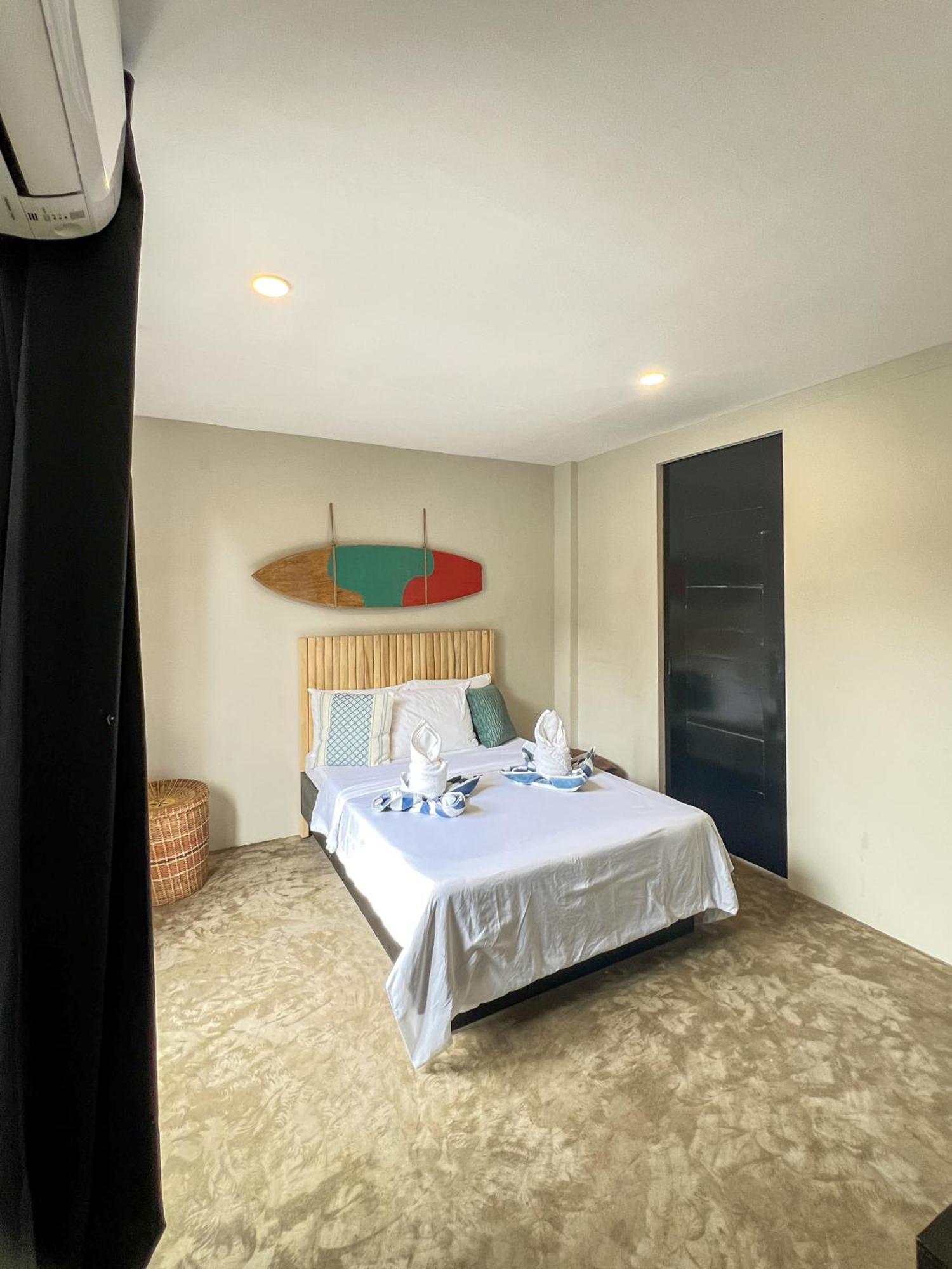 Siargao Bed And Brewery Hotel Хенерал Луна Екстериор снимка