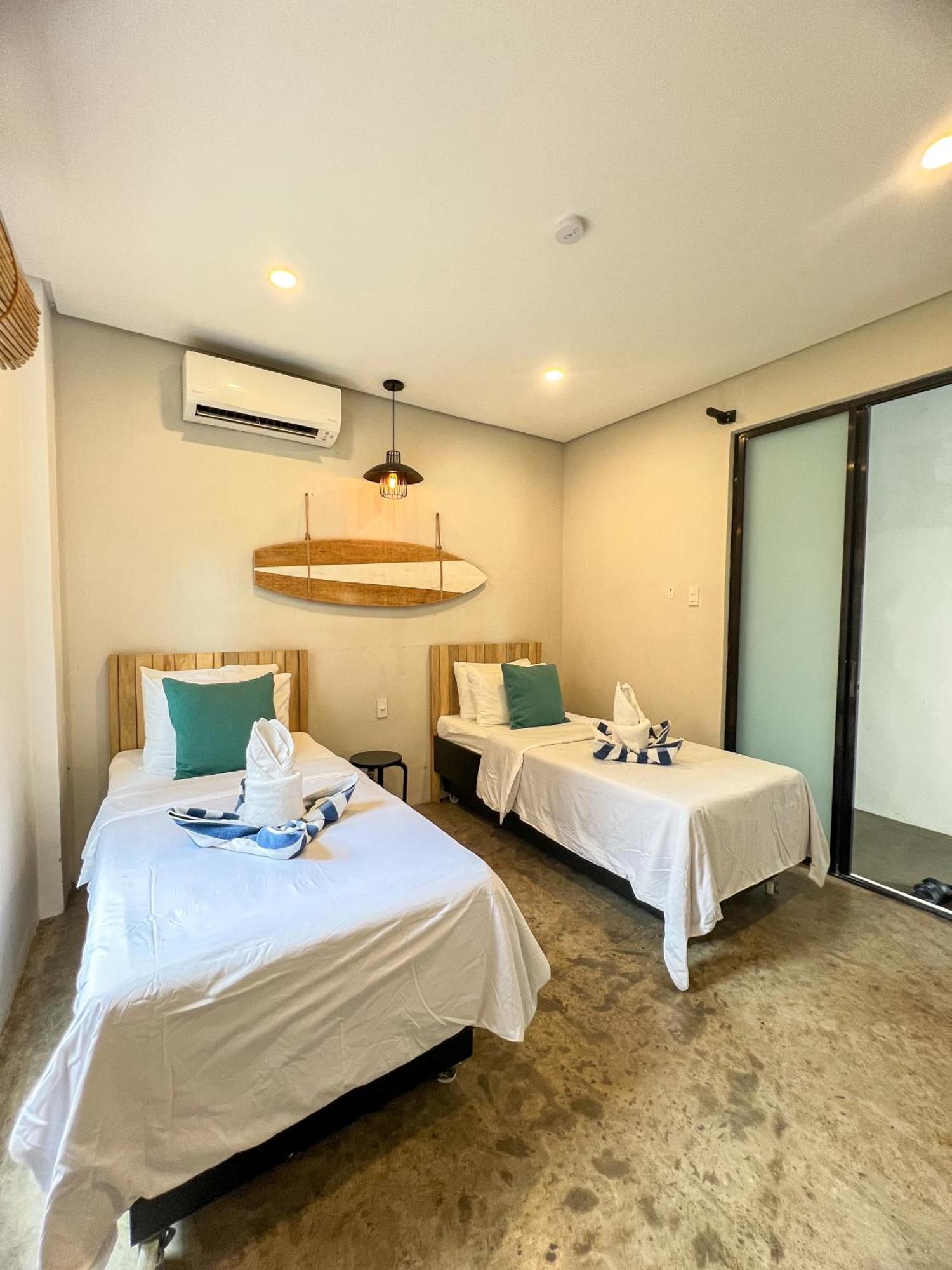 Siargao Bed And Brewery Hotel Хенерал Луна Екстериор снимка
