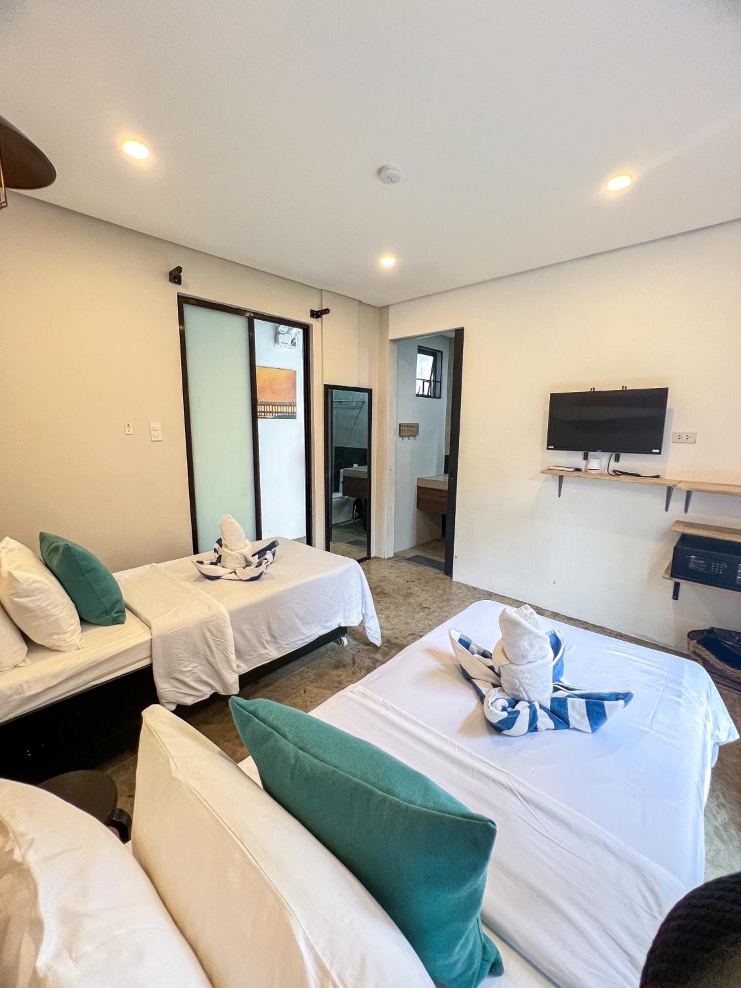 Siargao Bed And Brewery Hotel Хенерал Луна Екстериор снимка