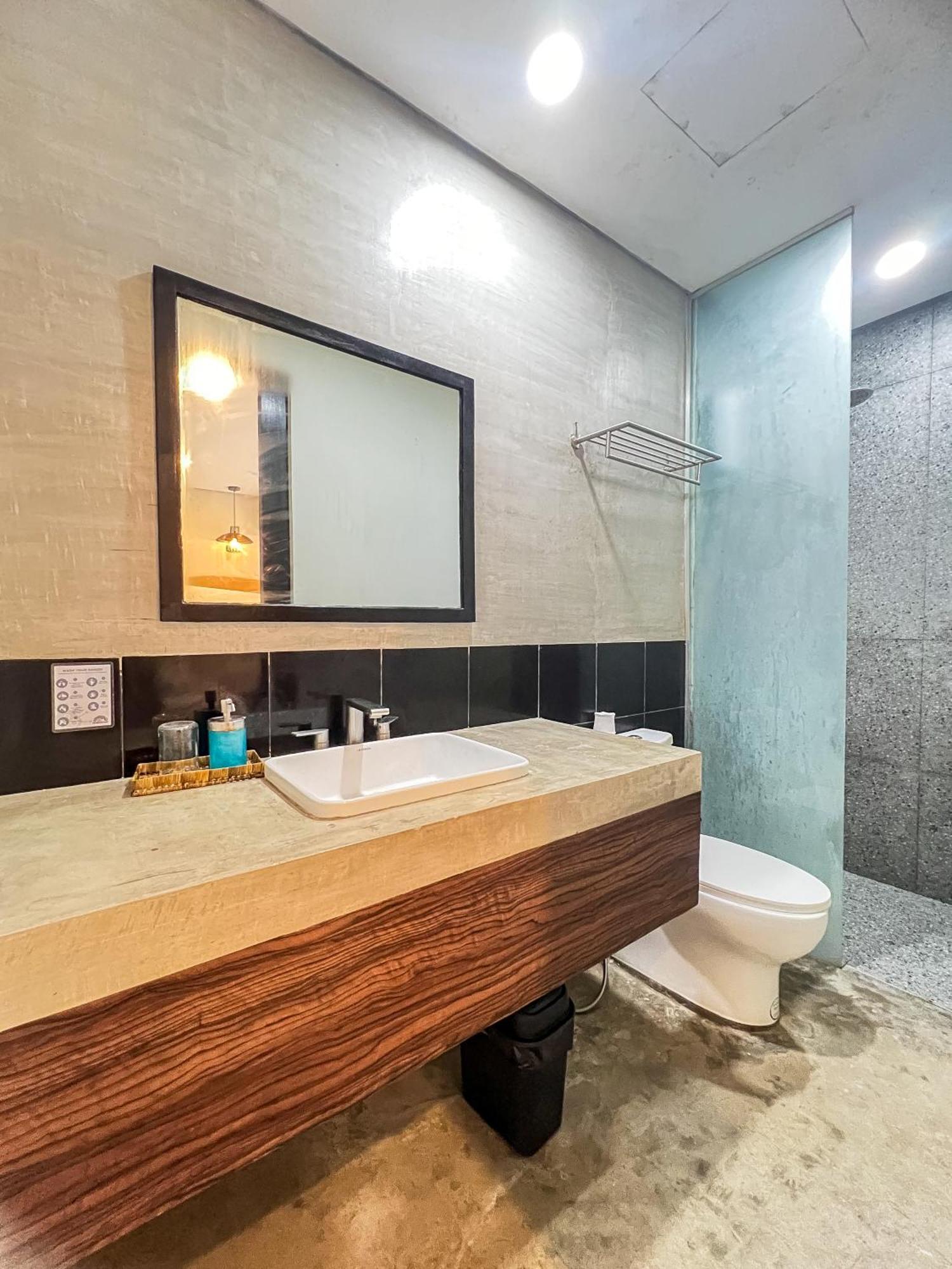 Siargao Bed And Brewery Hotel Хенерал Луна Екстериор снимка