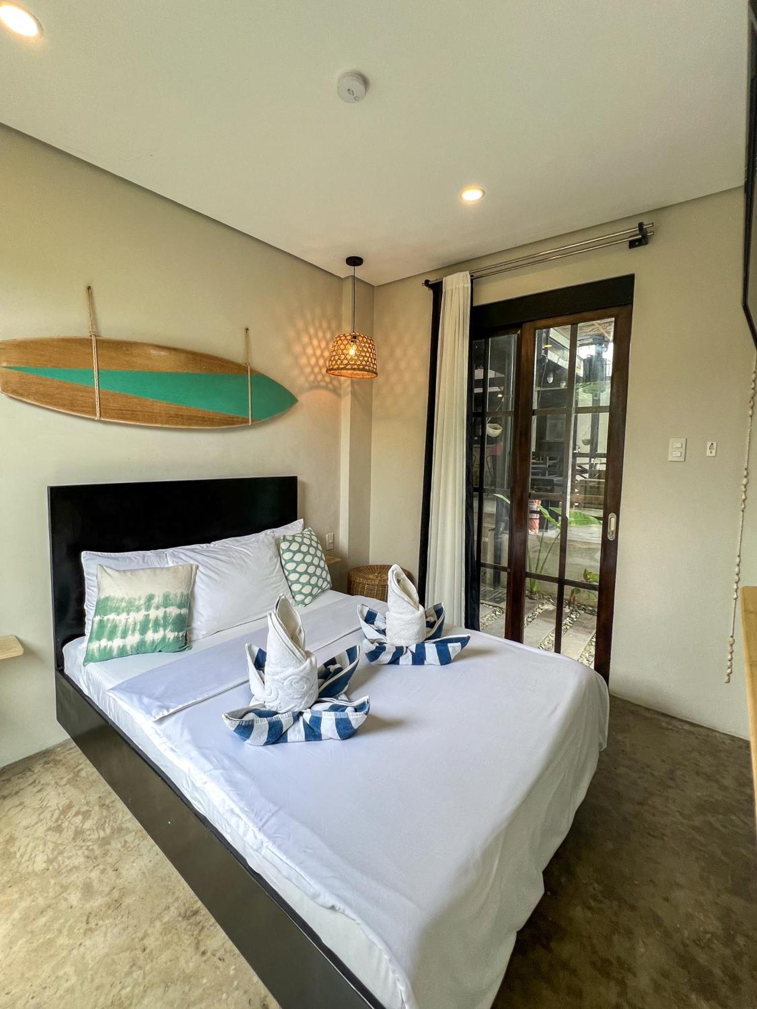 Siargao Bed And Brewery Hotel Хенерал Луна Екстериор снимка