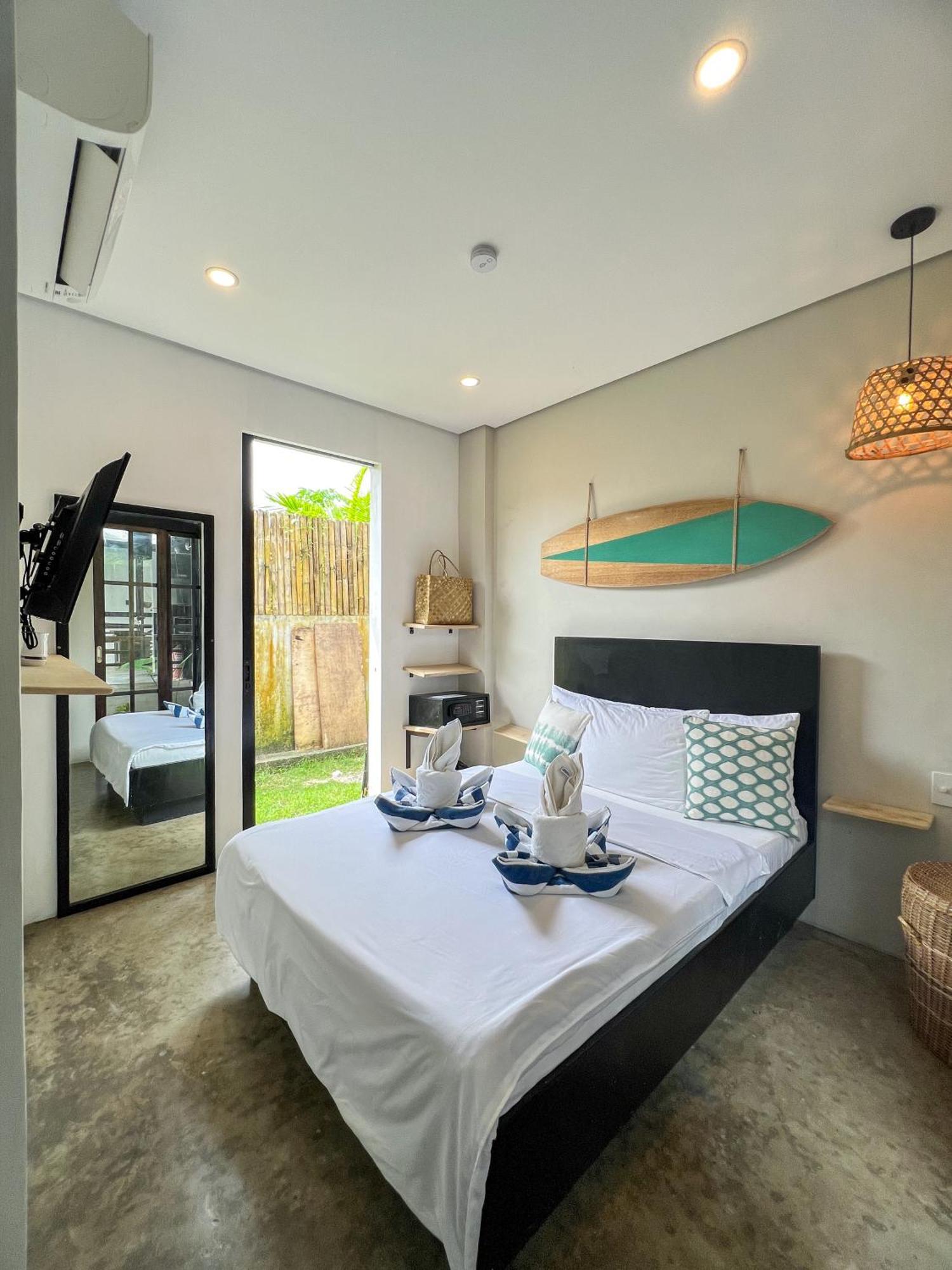 Siargao Bed And Brewery Hotel Хенерал Луна Екстериор снимка